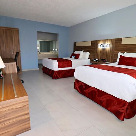 Quality Inn פיידראס נגראס מראה חיצוני תמונה