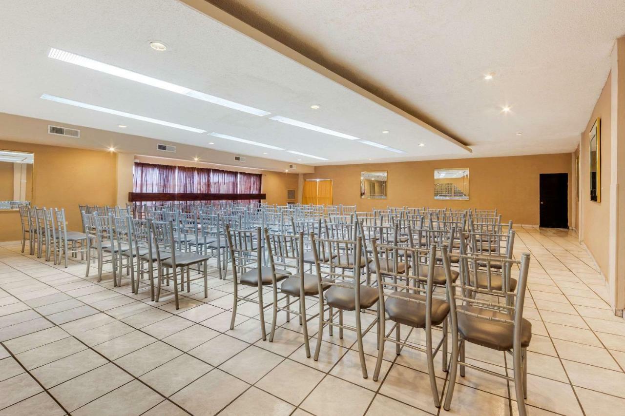 Quality Inn פיידראס נגראס מראה חיצוני תמונה
