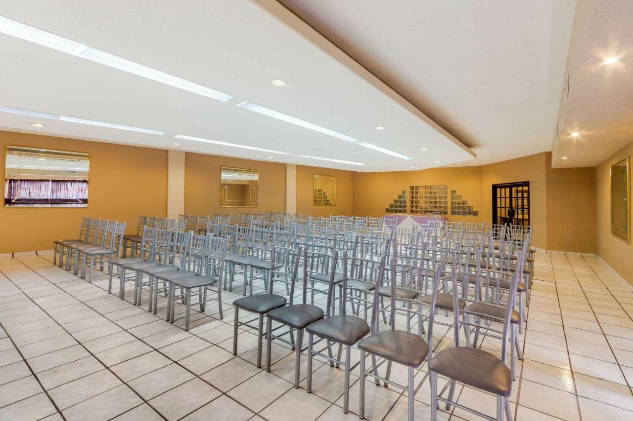 Quality Inn פיידראס נגראס מראה חיצוני תמונה
