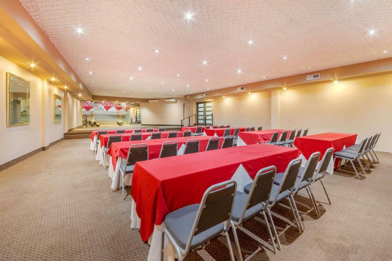 Quality Inn פיידראס נגראס מראה חיצוני תמונה