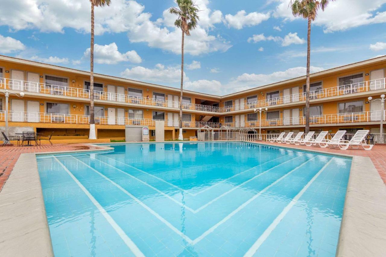 Quality Inn פיידראס נגראס מראה חיצוני תמונה